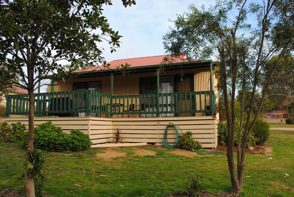 Lakes Entrance Country Cottages エクステリア 写真