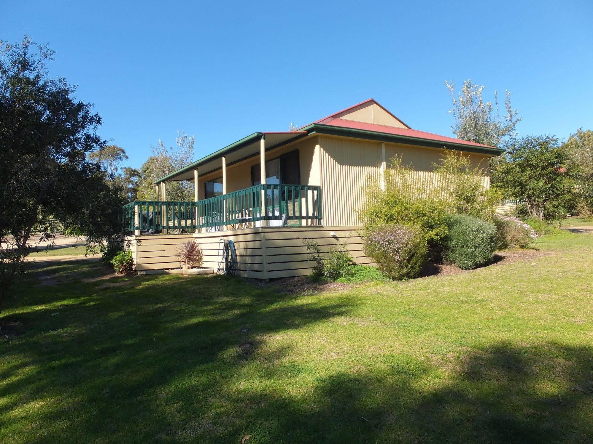 Lakes Entrance Country Cottages エクステリア 写真