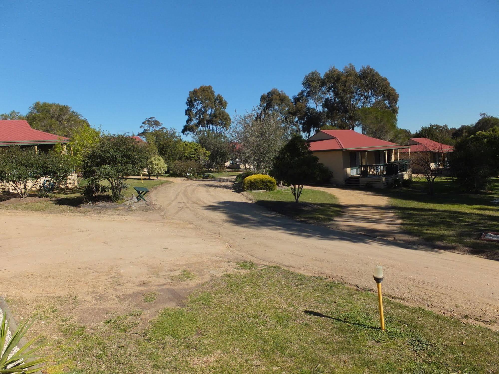 Lakes Entrance Country Cottages エクステリア 写真